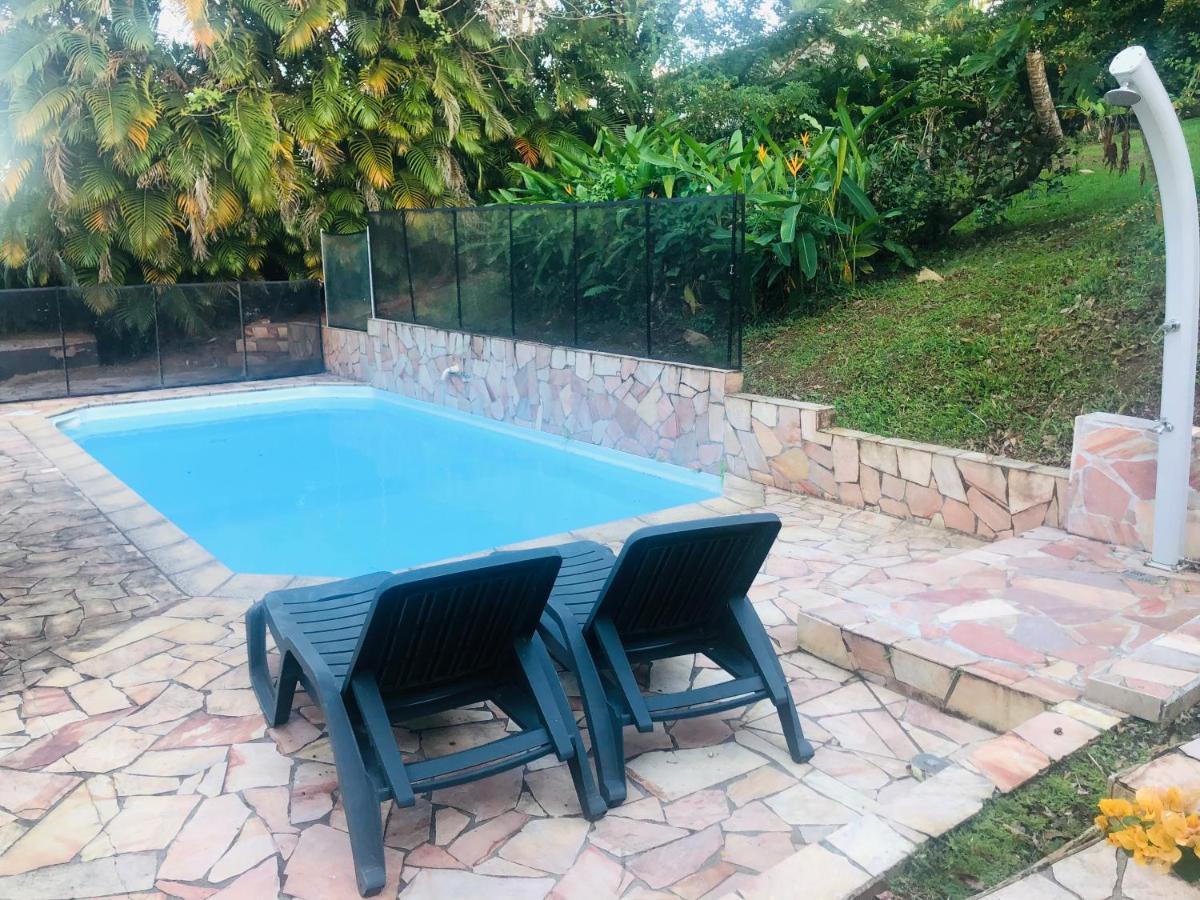 Charmant Bungalow Avec Piscine Saint-Joseph Dış mekan fotoğraf