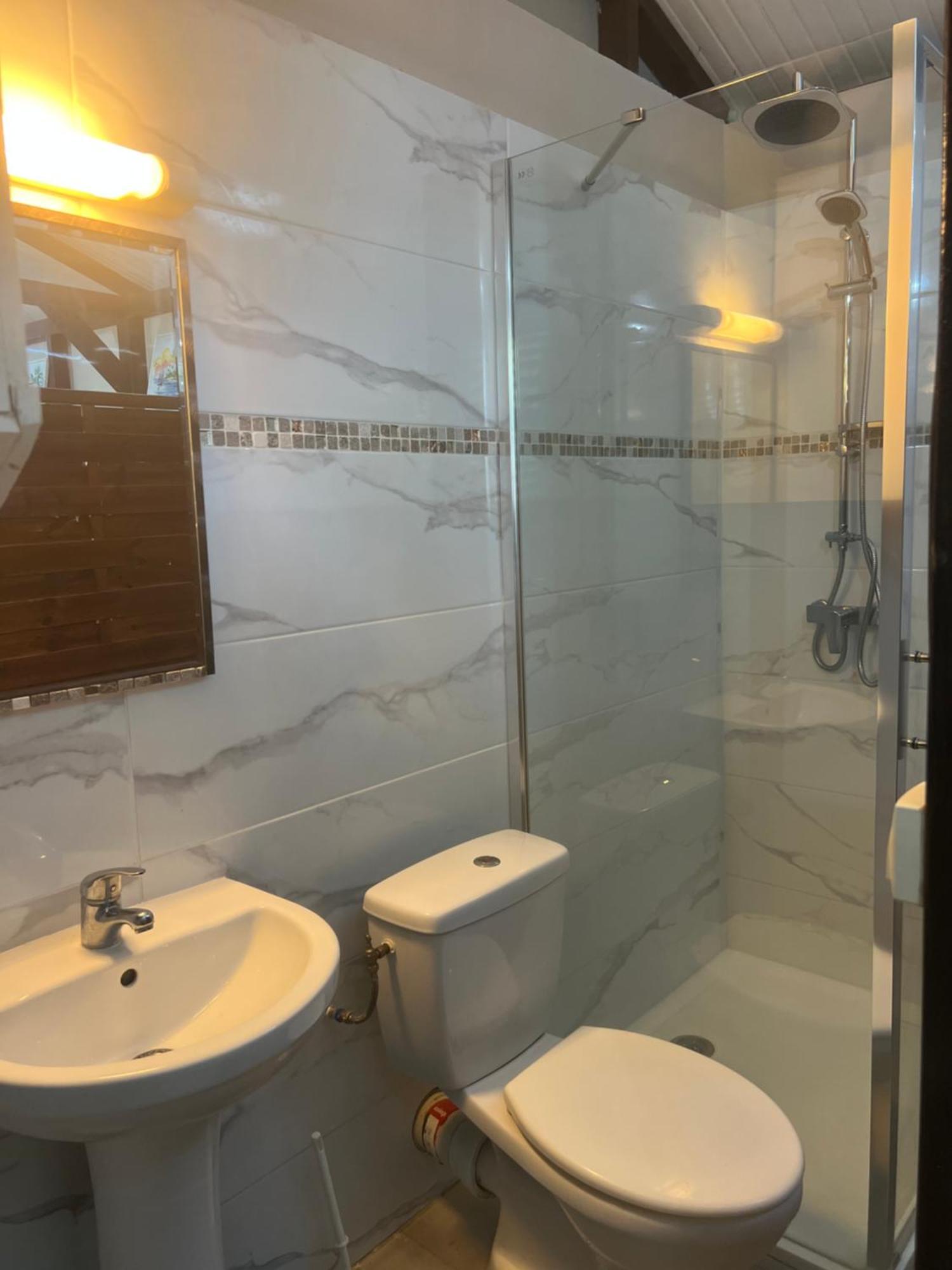 Charmant Bungalow Avec Piscine Saint-Joseph Dış mekan fotoğraf